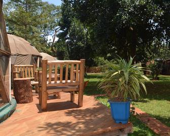 Jinja Backpackers - Jinja - Patio