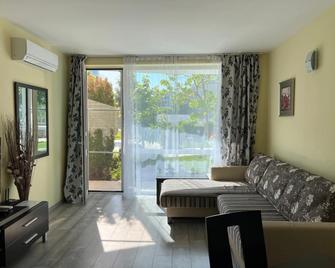 Atlantis Resort and Spa - Burgas - Living room