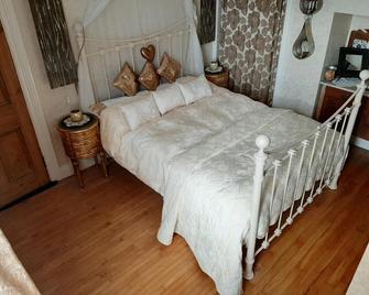 Glenart House - Tramore - Schlafzimmer