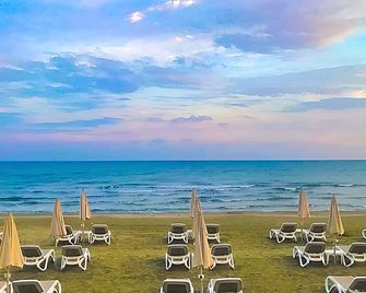 The Ciao Stelio Deluxe Hotel - Larnaka - Plaj