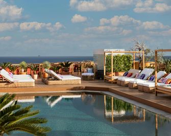 AC Hotels by Marriott Nice - Nizza - Pool