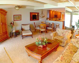 Lokelani - Lahaina - Living room