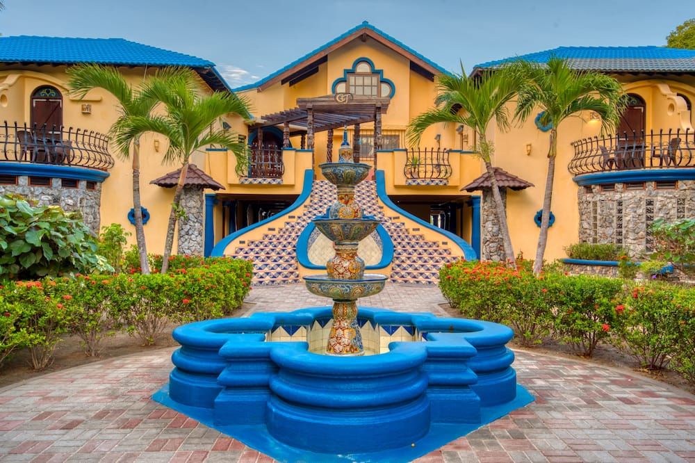 Caribe Tesoro - Coxen Hole
