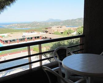 Centro Vacanze Cugnana Verde - Ольбія - Балкон