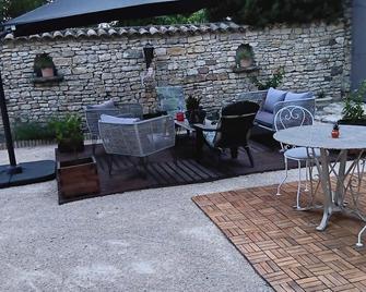 Le Mas Pacha - L’Isle-sur-la-Sorgue - Innenhof