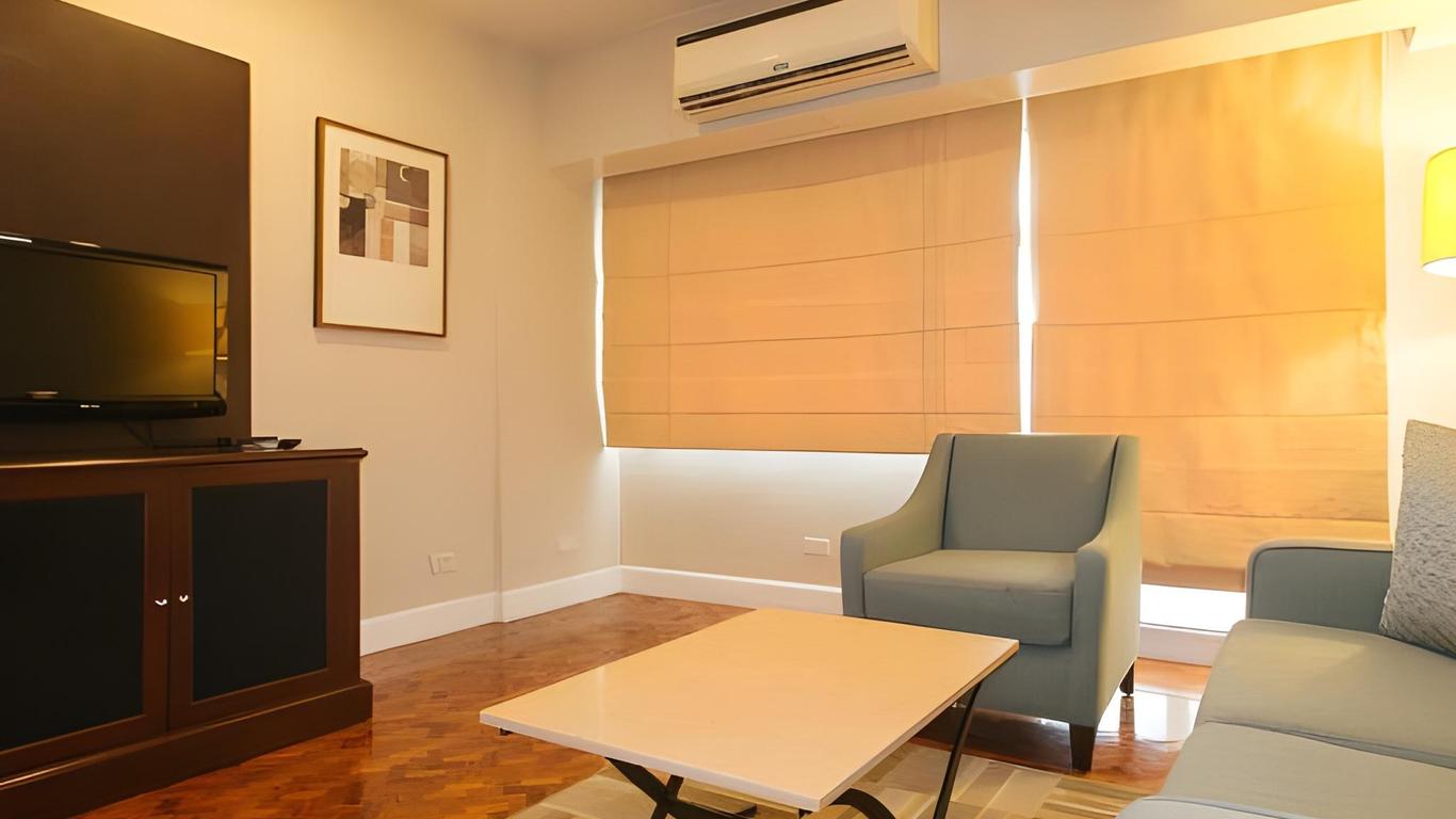 RedDoorz Premium @ The Residences Olympia Makati