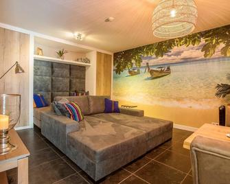 Unique holiday apartment with starry sky pool - Culemborg - Living room