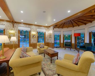 Welcomheritage Ashdale - Nainital