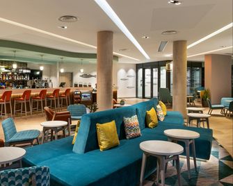 Hampton by Hilton Torquay - Torquay - Bar