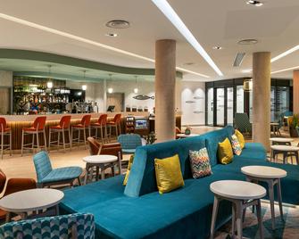 Hampton by Hilton Torquay - טורקי - בר