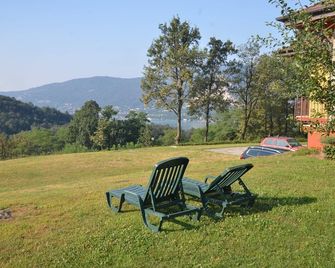 House with large garden overlooking Lake Maggiore - Baveno - Balcon