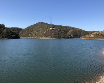 Lakefront bungalow with private beach just 20km from Albufeira - Silves - Strand