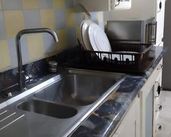 Oceanview Hilltop 2-Bedroom Unit In White House, Ja With 75' Smart Tv, Ac & Wifi - Whitehouse - Cuisine