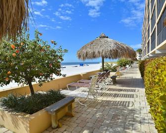 Villa Madeira 505 - Premier - Madeira Beach - Beach