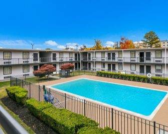 Red Roof Inn Knoxville North - Merchants Drive - Knoxville - Piscina