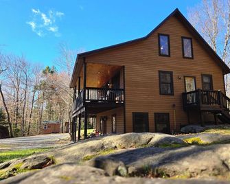 Rock Haven At North Street, Wooded Cabin Retreat In Old Forge, Ny - Old Forge - Будівля