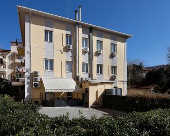 Parking Hotel Giardino - Livourne - Bâtiment