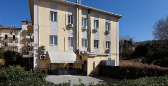 Parking Hotel Giardino - Livorno - Edificio
