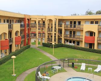 Comfort Inn & Suites San Francisco Airport North - South San Francisco - Edificio
