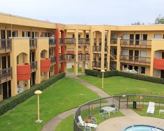 كومفورت إن آند سويتس سان فرانسيسكو - سوث سان فرانسسكو - مبنى