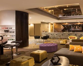 أستن بيلفو راديو دالام - جاكرتا - ردهة