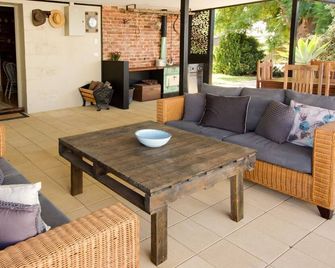 Cosy Crossfield Cottage Bed & Breakfast - Barmera - Sala de estar