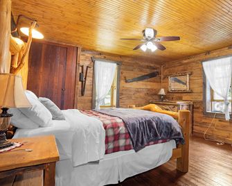 Discounted Rates/Back in Time/ Near Deep Creek Lake/No Cleaning or Amin Fees - Terra Alta - Bedroom
