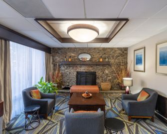 Holiday Inn Express Forsyth By IHG - Forsyth - Lounge