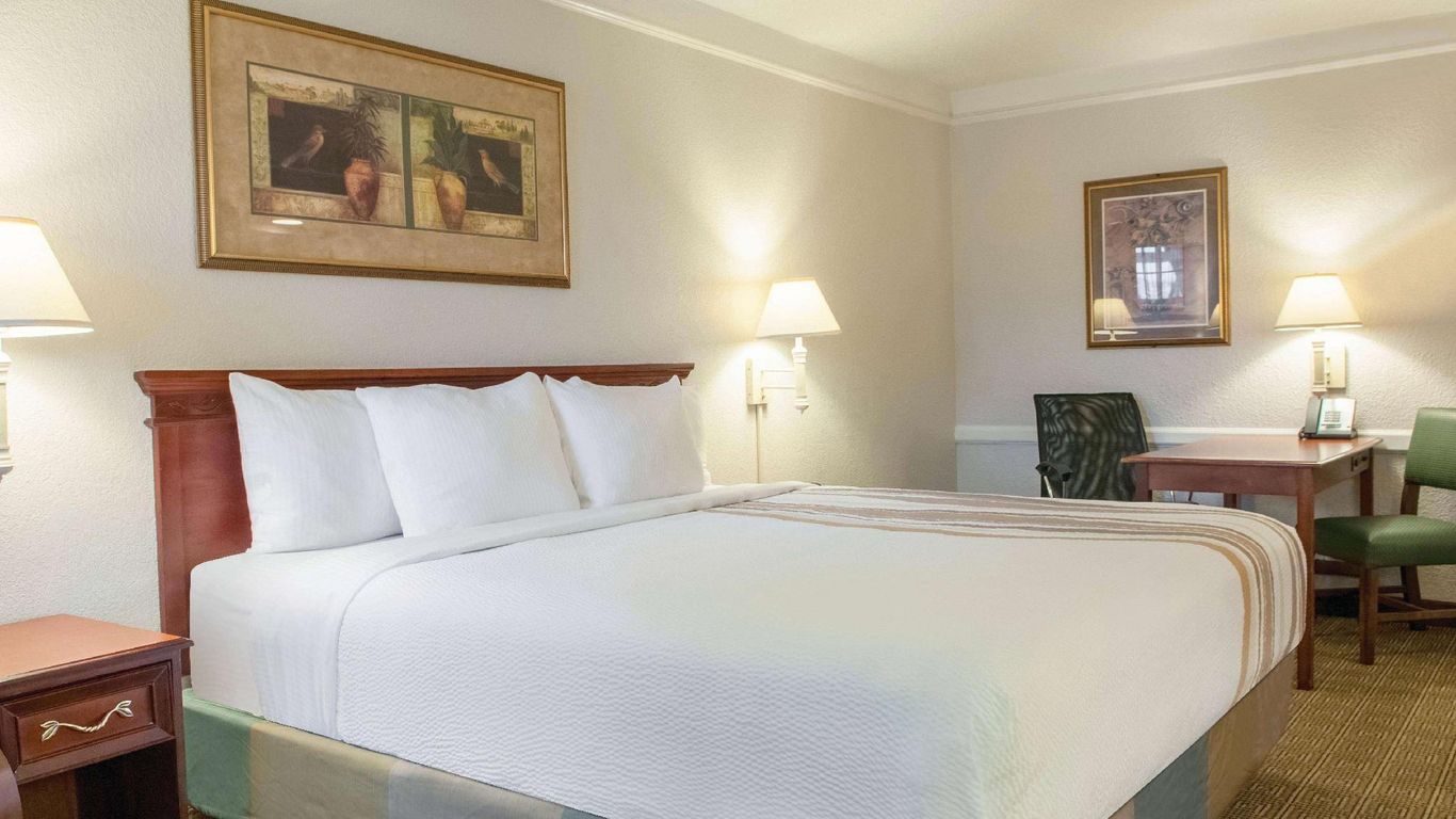 لا كينتا إن باي ويندام نيو أورليانز فيترينز / ميتايري