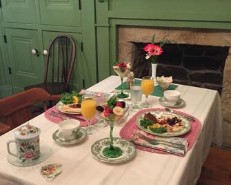 The Noon-Collins Inn - Ebensburg