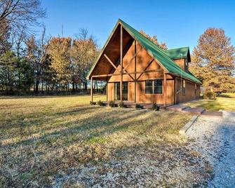 Luxury Cabin w/ Pond, Working Ranch Near Nevada - Nevada