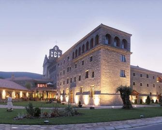 Hotel & Spa Monasterio de Boltana - Boltaña - Edificio