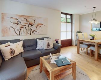 Ferienwohnung Jolien - Garmisch-Partenkirchen - Wohnzimmer