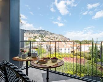 Terrace, Grill & Infinity Pool at Savoy Insular - Funchal - Balcon
