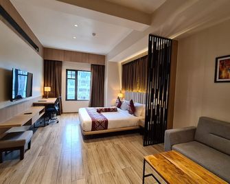 Nrich Skyotel - Navsari - Habitación