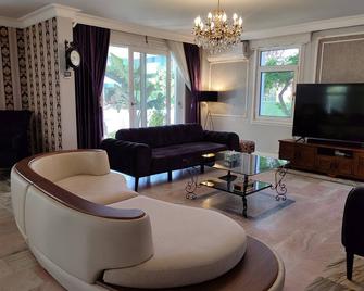 Kilyos Serendipity Boutique Hotel - Istanbul - Living room