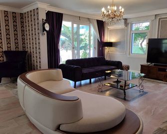 Garden House - Istanbul - Living room