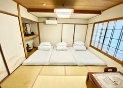 Deluxe Family Room 7 people in the same room \/ Tokushima Tokushima - Tokushima - Bedroom