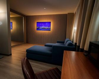 Hotel Pergola Jamaica Jfk - Queens - Living room