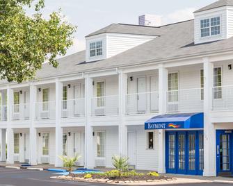 Baymont Inn and Suites Anderson Clemson - Anderson - Gebäude
