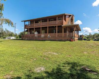 Getaway Cabin - Clewiston - Edifici