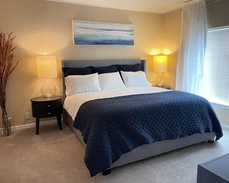 Amidst the vines @ Ambassador House - Benton City - Bedroom