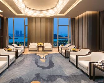 Hualuxe Xiamen Haicang, An IHG Hotel - Xiamen - Lounge