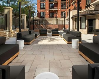 Courtyard by Marriott Savannah Downtown/Historic District - סאוואנה - טרקלין