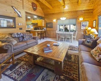 Metolius Cabin 4 - Camp Sherman - Sala de estar