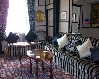 The Talbot Hotel - Welshpool - Living room