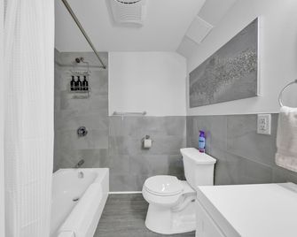 Cliffside Suite #3 - Seacliff Beach Suites - Leamington