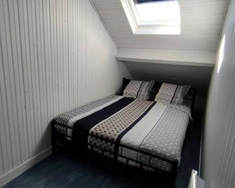 Loulou Abritel - Magny-les-Hameaux - Chambre