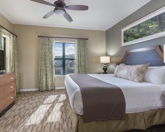 Spacious Family Resort Close To Titanic Museum And Dollywood With 4 Saltwater Pools - Sevierville - Schlafzimmer