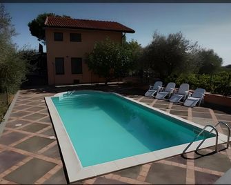 Magnificent Villa Between Etna and the sea With Breathtaking Views of Mount Etna - Linguaglossa - Pool